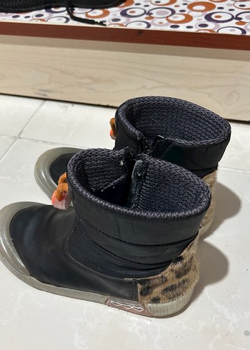 Bot  kız çocuğu - Görsel 2