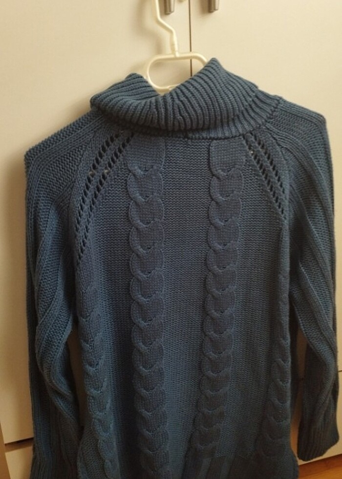 Boğazlı mavi kazak - Görsel 5