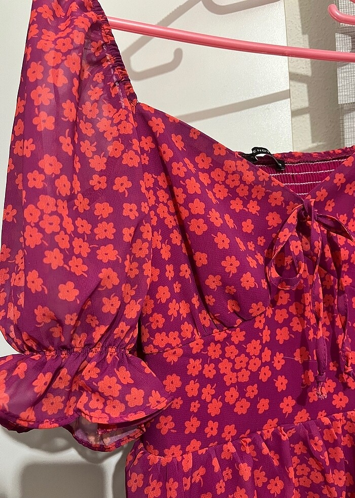 Çiçekli pembe elbise - Görsel 2