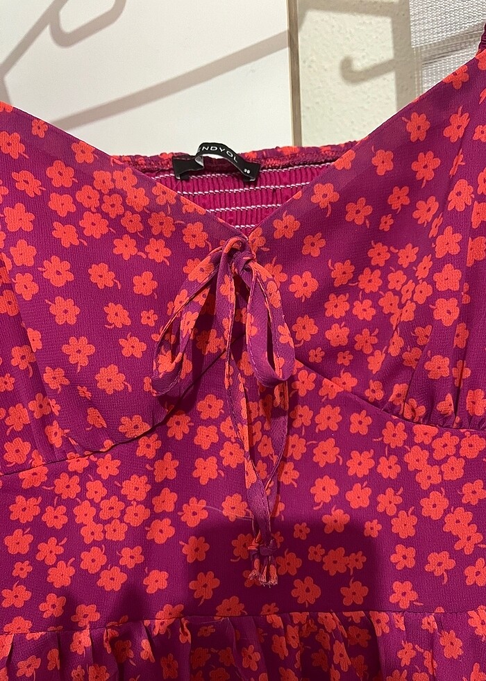 Çiçekli pembe elbise - Görsel 3