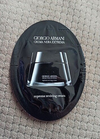 Giorgio Armani Crema Nera Extrema