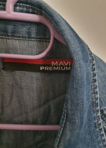 Mavi Düğmeli Mavi Denim Gömlek