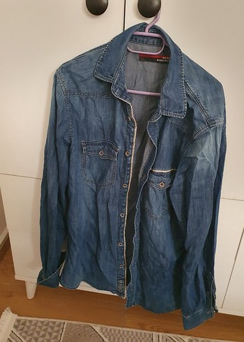 Düğmeli Mavi Denim Gömlek