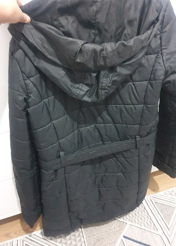 LCW Siyah Kapitone Kadın Mont - Görsel 3