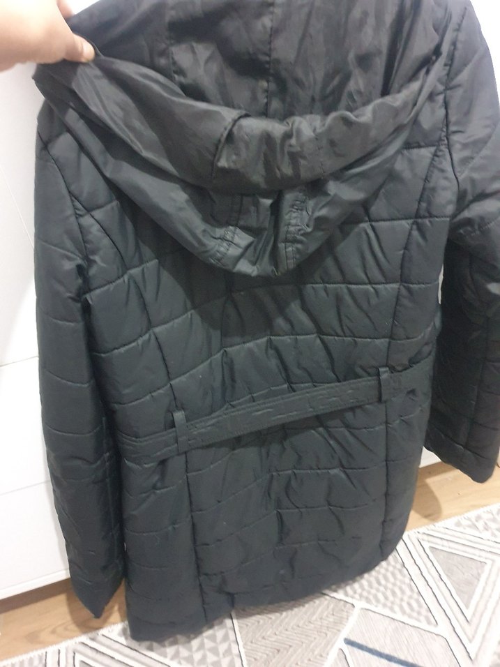 LCW Siyah Kapitone Kadın Mont - Görsel 3