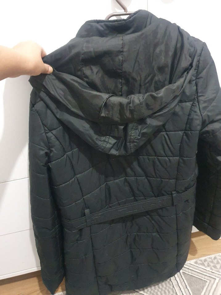 LCW Siyah Kapitone Kadın Mont - Görsel 4