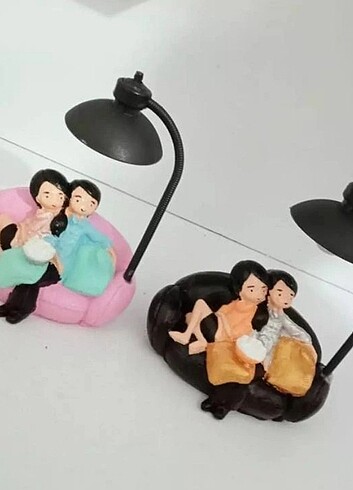 Koltukta oturan sevgililer 
