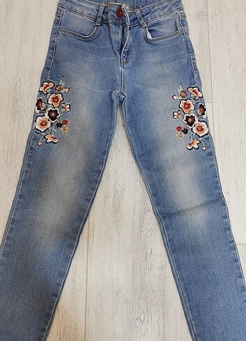 Kız çocuk çiçekli kot pantolon - Görsel 5