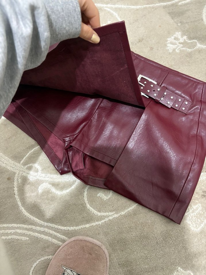 Bershka Bordo Deri Mini Şort etek - Görsel 2