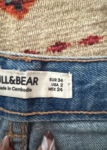PULL&BEAR Kısa Yırtık Denim Şort - Görsel 2