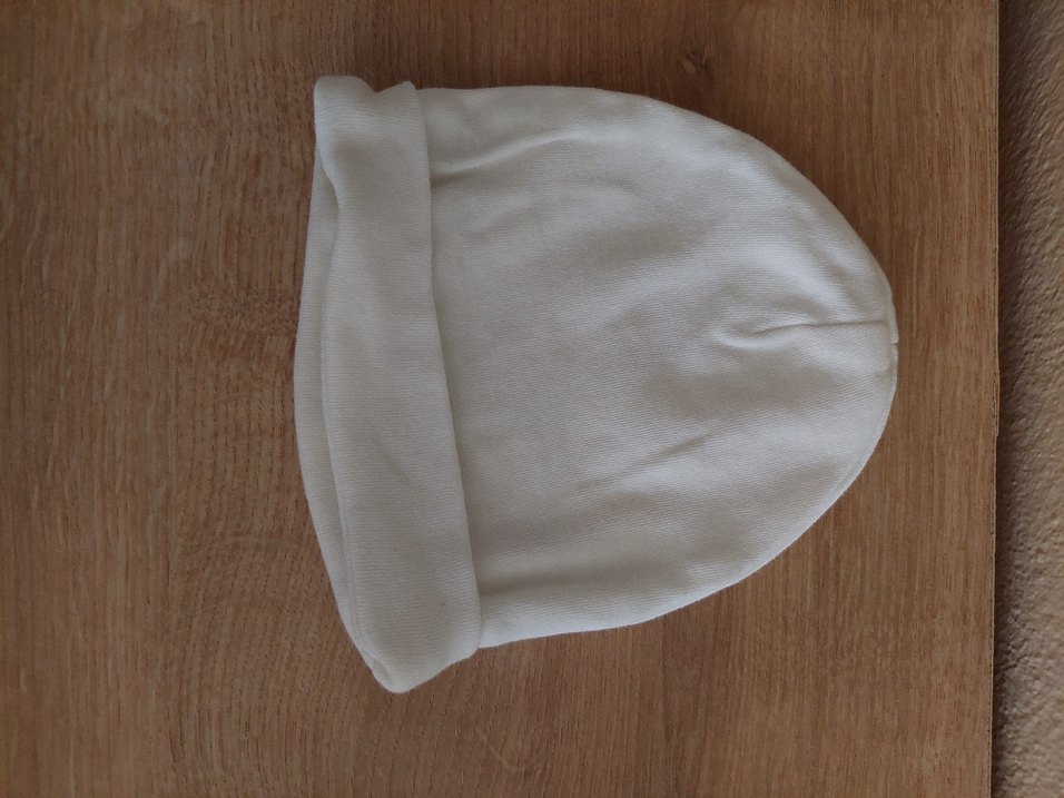 yenidogan beyaz Bebek Önlüğü ve sapkasi - Görsel 3