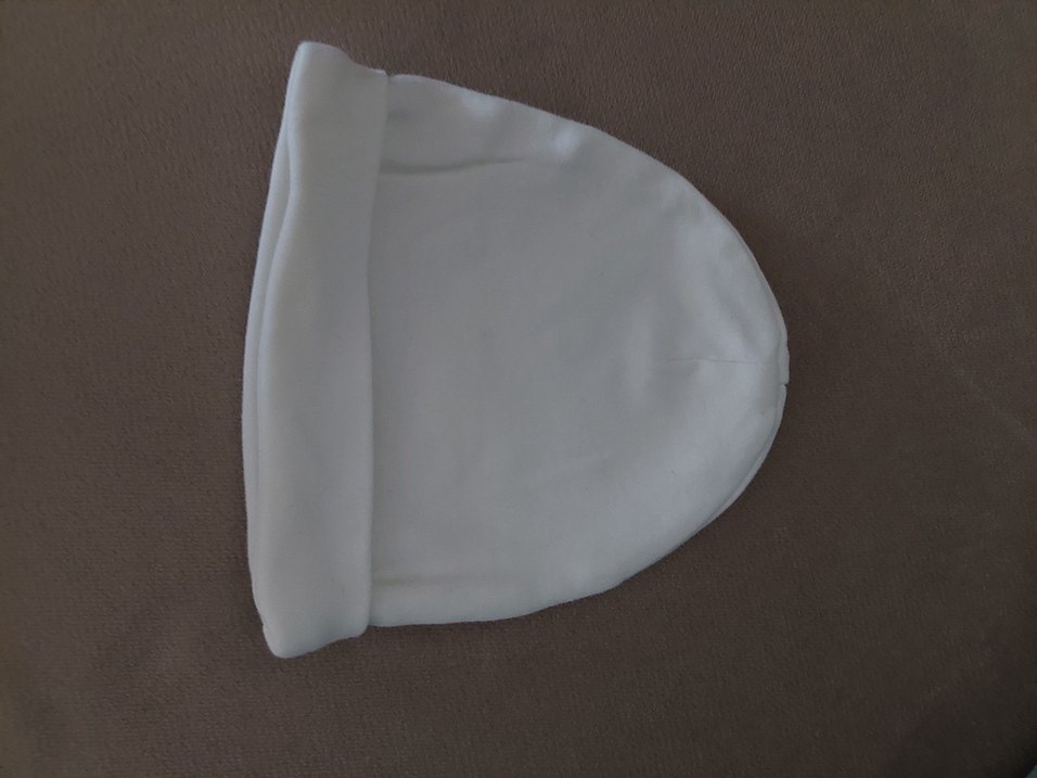 yenidogan beyaz Bebek Önlüğü ve sapkasi - Görsel 2