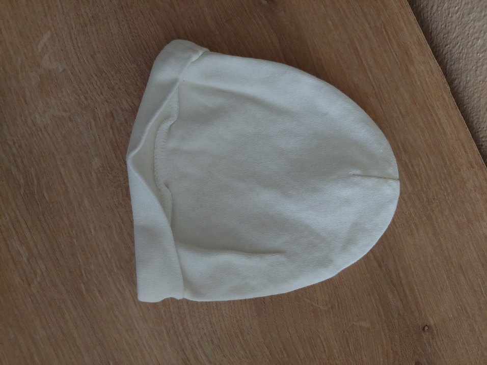 yenidogan beyaz Bebek Önlüğü ve sapkasi - Görsel 4