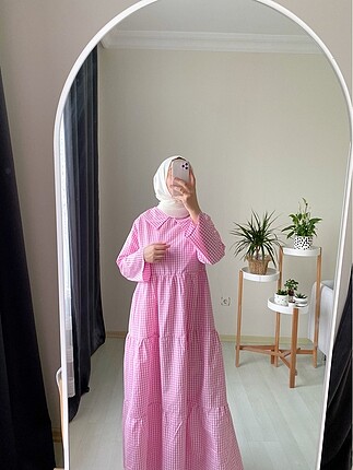 Pembe petibör elbise