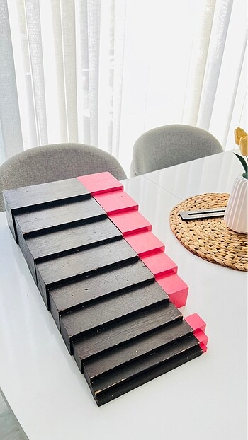 Beden Montessori pembe kule kahverengi merdiven