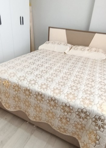 Büyük Boy Yatak Örtüsü ve Yastık - Görsel 4