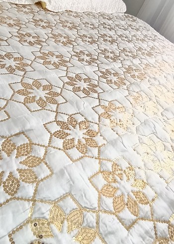 Büyük Boy Yatak Örtüsü ve Yastık - Görsel 5