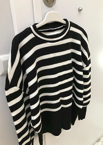 Kadın Siyah Beyaz Çizgili Triko Kazak - Görsel 2