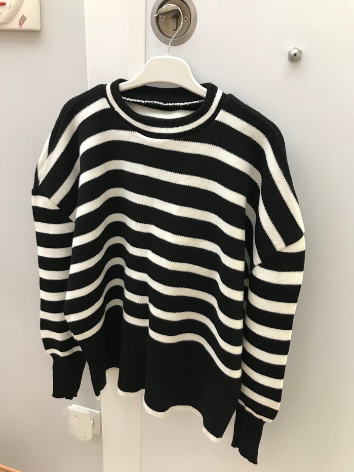 Kadın Siyah Beyaz Çizgili Triko Kazak - Görsel 5