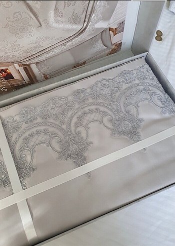 Gri Nakışlı Beyaz Nevresim Takımı - Görsel 2