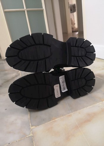 Tokalı Siyah Blok Topuklu Goth Bot - Görsel 3