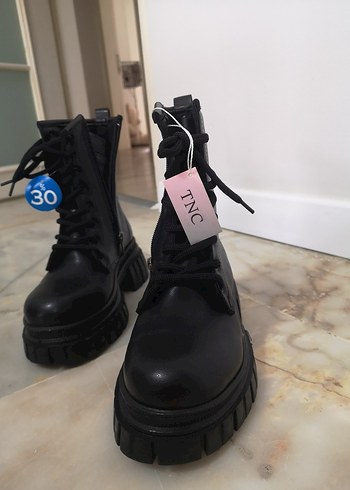 Tokalı Siyah Blok Topuklu Goth Bot - Görsel 2