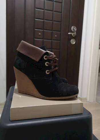 Siyah Süet Dolgu Topuklu Kadın Bot - Görsel 2