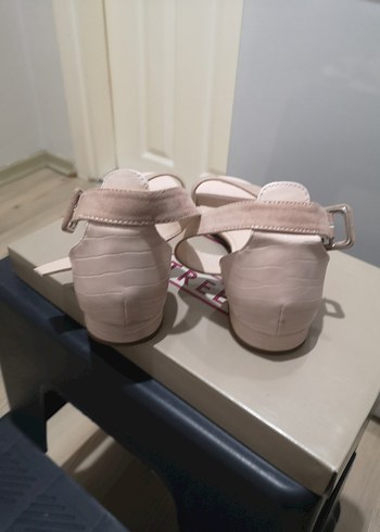 Pudra Süet Tokalı Düz Kadın Sandalet - Görsel 4