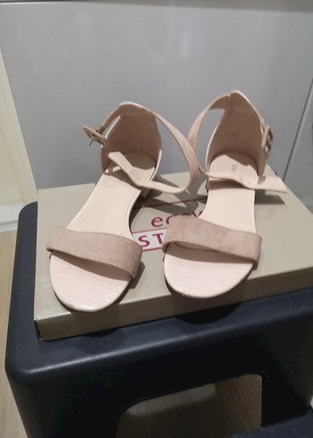 Pudra Süet Tokalı Düz Kadın Sandalet - Görsel 2