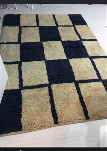 Beden Çiçek Desenli Koyu Renkli Geleneksel Halı