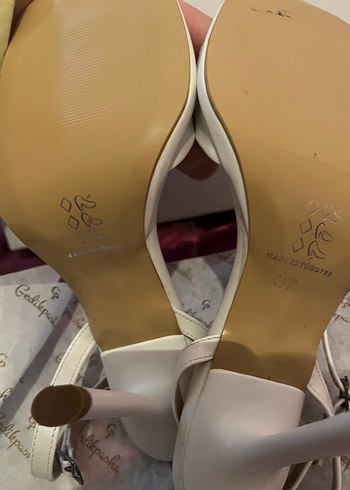 Beyaz Klasik Tokalı Blok Topuklu Kadın Ayakkabı - Görsel 2