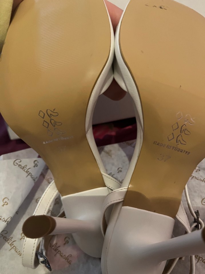 Beyaz Klasik Tokalı Blok Topuklu Kadın Ayakkabı - Görsel 2