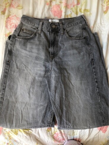 26 Beden gri Renk BDG fitilli taşlaşmış jean