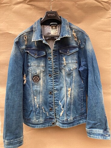 Yırtık desenli denim kot ceket