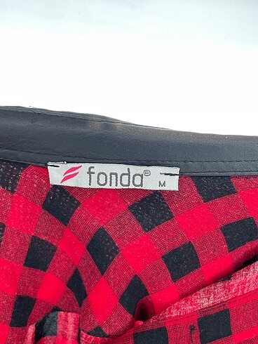 m Beden kırmızı Renk PreLoved Gömlek %70 İndirimli.