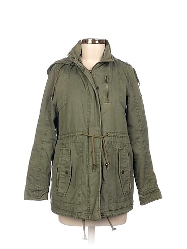 Bershka Mont %70 İndirimli.