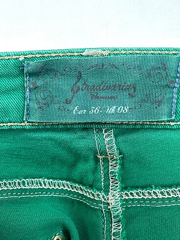 36 Beden yeşil Renk Stradivarius Skinny %70 İndirimli.