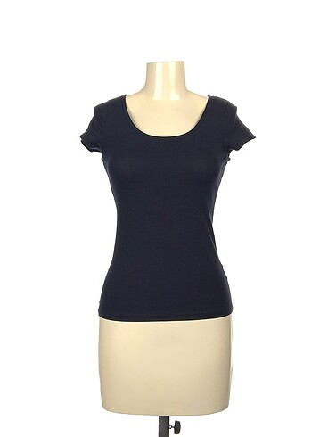 H&M T-shirt %70 İndirimli.