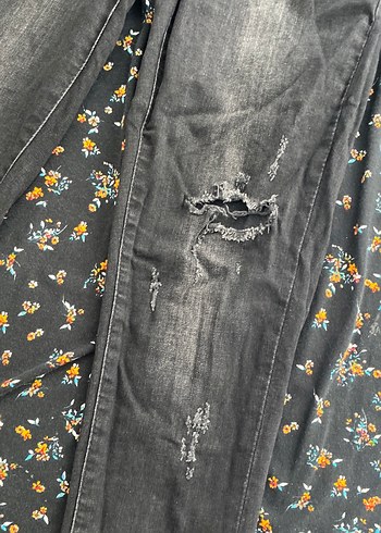 Siyah Yırtık Bol Kesim Midi Kot Pantolon - Görsel 2