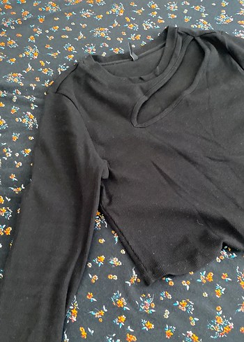 Kız Siyah Uzun Kollu Yırtmaçlı Tişört - Görsel 2