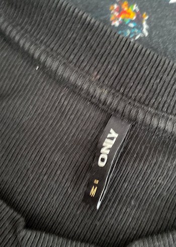 Kız Siyah Uzun Kollu Yırtmaçlı Tişört - Görsel 3