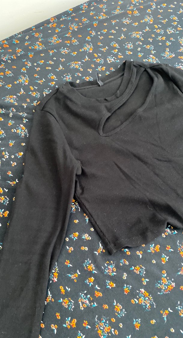 Kız Siyah Uzun Kollu Yırtmaçlı Tişört - Görsel 2