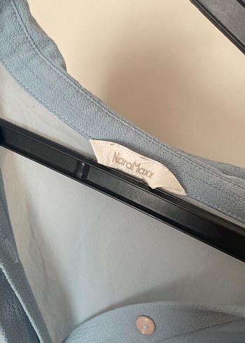 V Yaka Düğmeli Mavi Keten Gömlek - Görsel 5