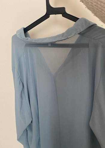 V Yaka Düğmeli Mavi Keten Gömlek - Görsel 2