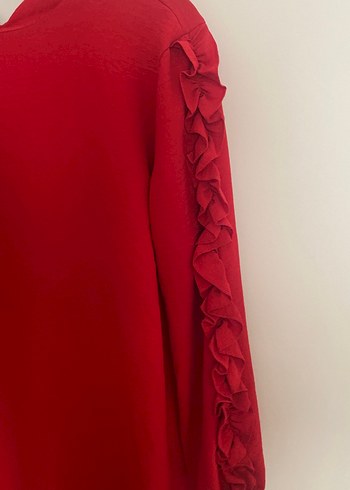 Kırmızı V Yaka Fırfırlı Kadın gömlek - Görsel 2