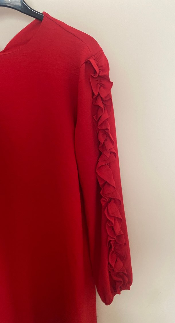 Kırmızı V Yaka Fırfırlı Kadın gömlek - Görsel 2