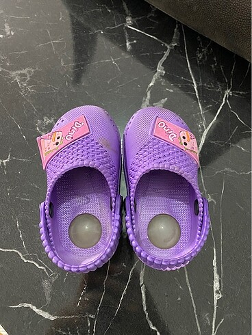 22 Beden Mor crocs
