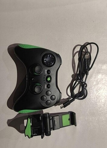 Monster Pusat Pro Bluetooth Gamepad