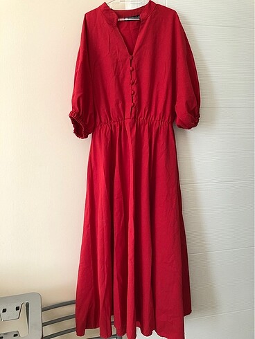 kadın kırmızı elbise