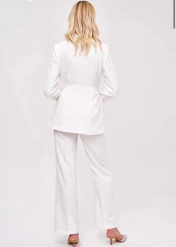 Beyaz Kemerli Ceketli Takım - Görsel 2